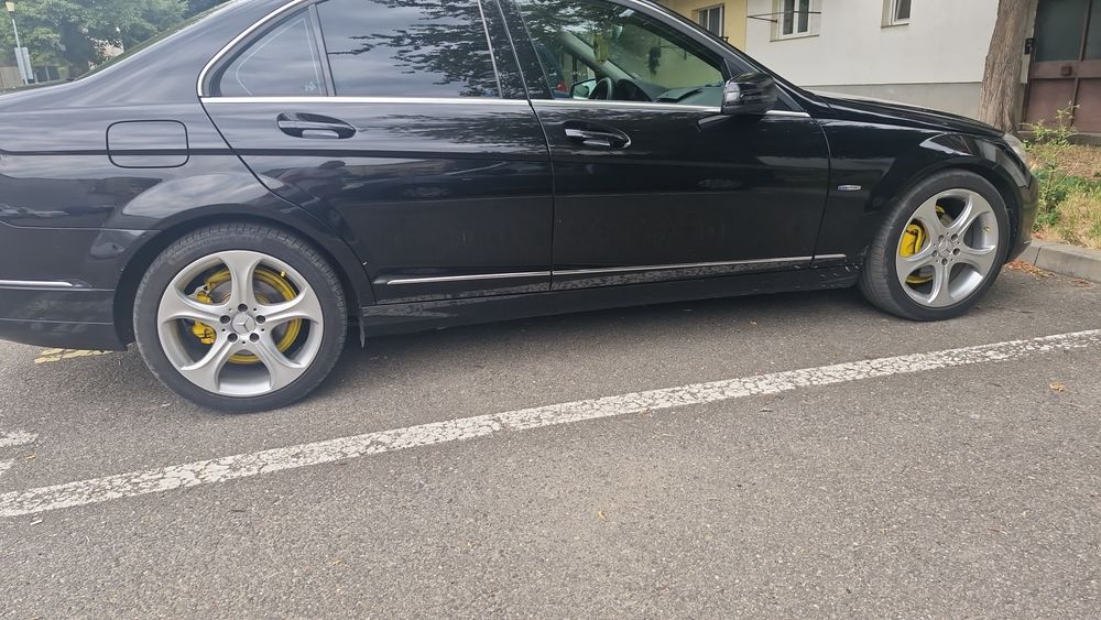 Vand sau schimb jante mercedes r18 in doua dimensiuni  provin de pe w205