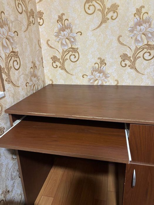Письменный стол
