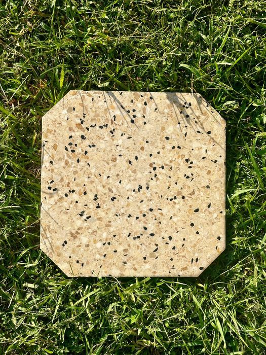 Bruschatka mahsuloti (travertin, press)