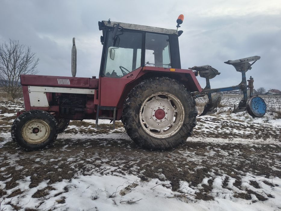 Tractor international 844s cu plug lemken opal 90 .2+1