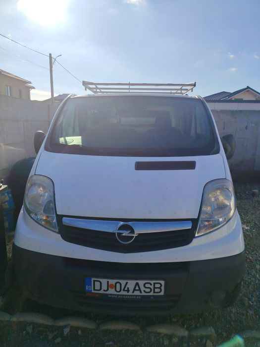 Vând Opel vivaro