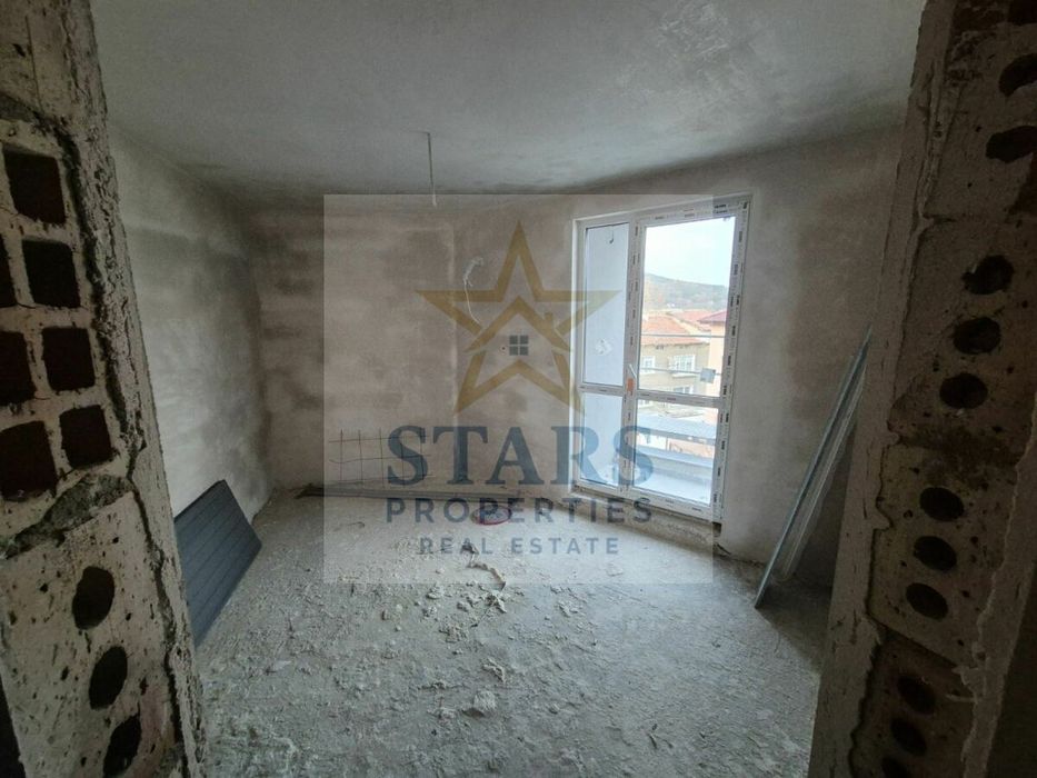 Продажба  гр. Варна - Виница 1014m²