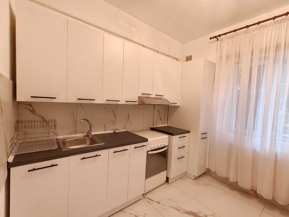 Inchiriez apartament