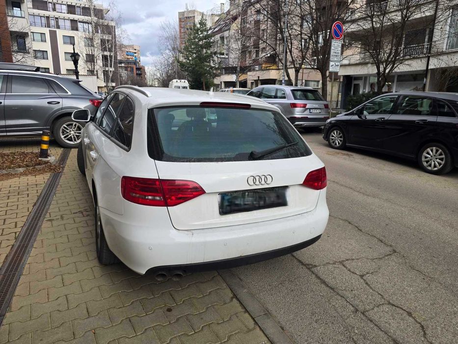 Продавам Audi A4