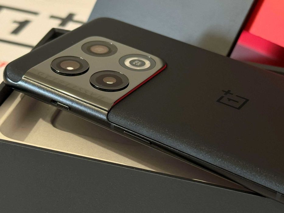Бартер! OnePlus 10 Pro Snapdragon 8 120Hz Black (Черен)