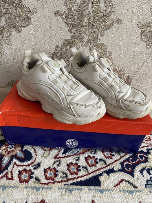 Обувь по символической цене