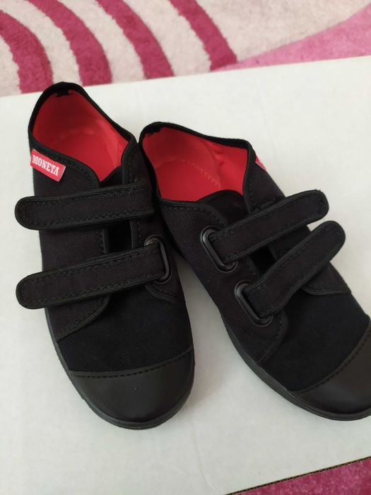 Обувки, маратонки