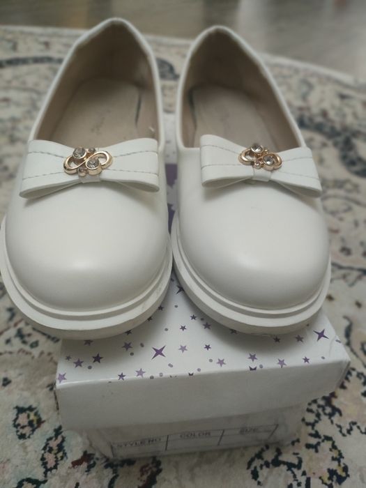 Туфли белые для девочки
