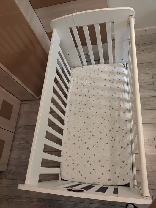 Patut de lemn pentru copii