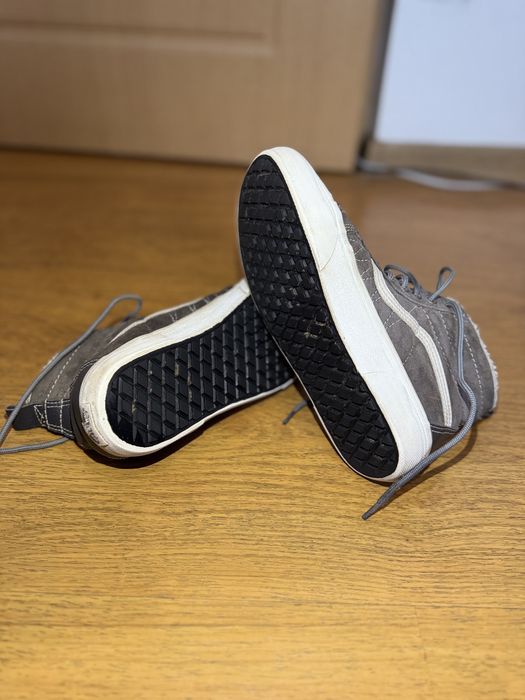 Vans Sk8-Hi 38 Gri / Căptușiți – Stare Foarte Bună