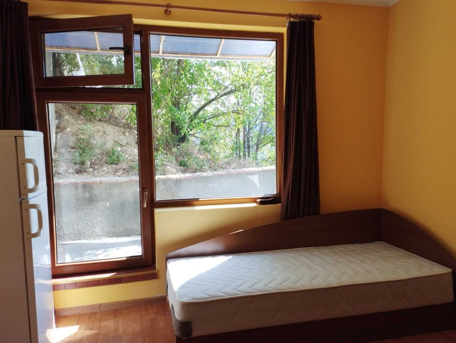 Дава се под наем Едностаен апартамент в Велико Търново, Акация - 40 кв.м за 255 € - Снимка #2