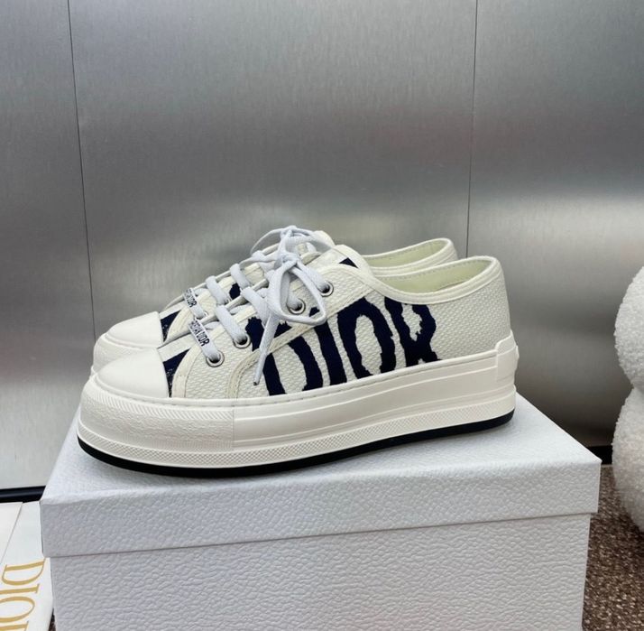 Dior уникални обувки