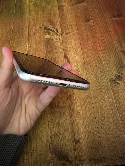 Продаю iphone 11