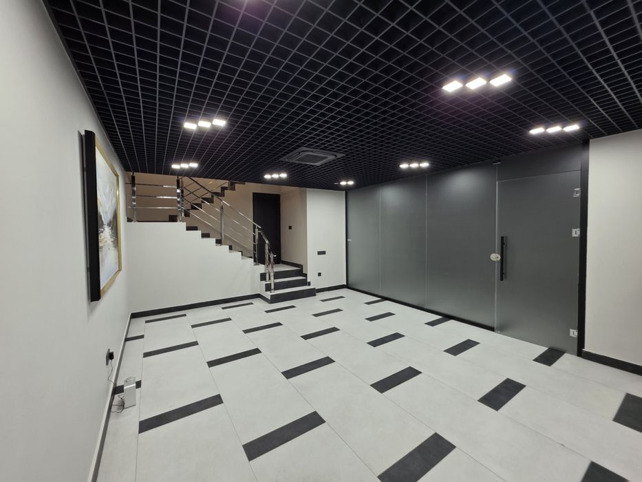 Офис в центре города  с готовым арендатором как частный бизнес