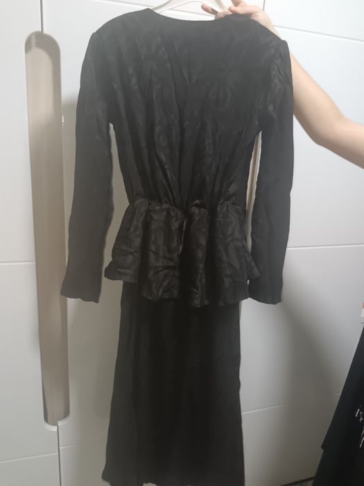 Платье новое продаю