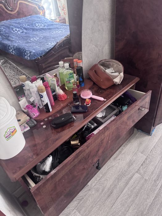 Спальный гарнитур б/у