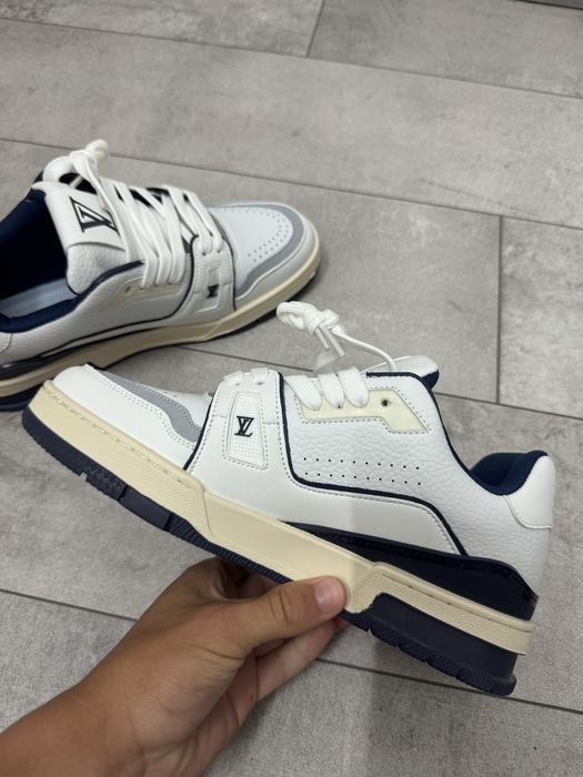 Adidasi Louis Vuitton