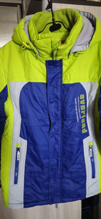 Продам куртку демисезонную  на мальчика на мальчика