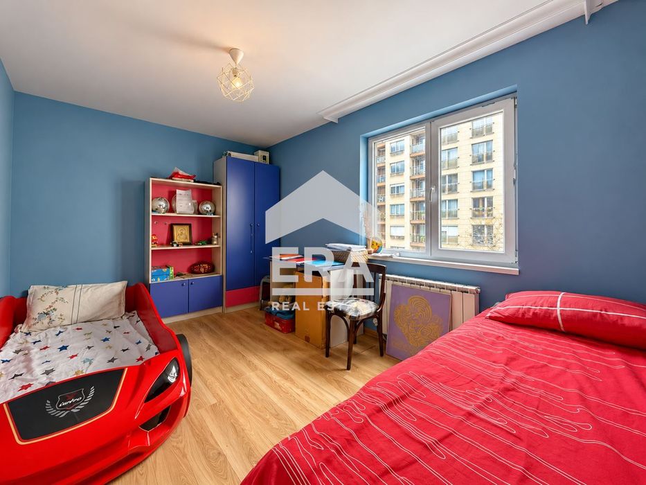 Продава се Четиристаен апартамент в София, Лагера - 90 кв.м за 3323 €/кв.м - Снимка #2