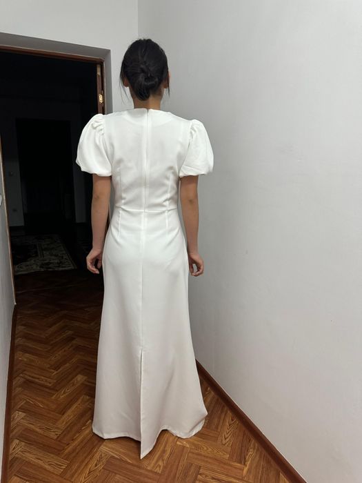 Продаю новое белое вечернее платье