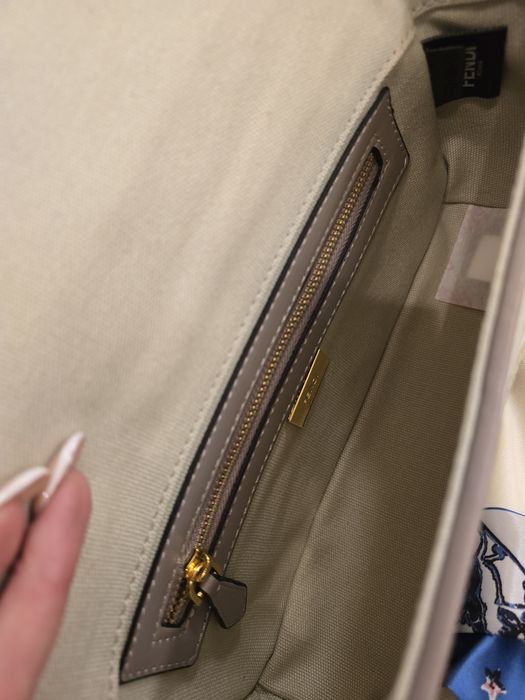 Налична чанта Fendi Baguette