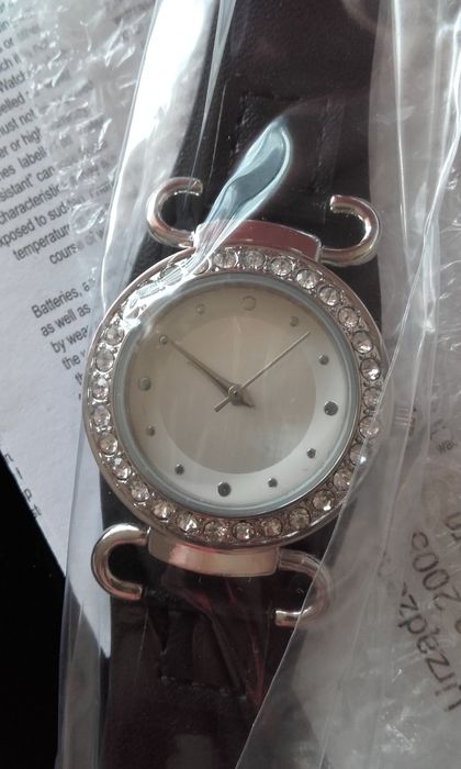 Vand Ceas Avon nou