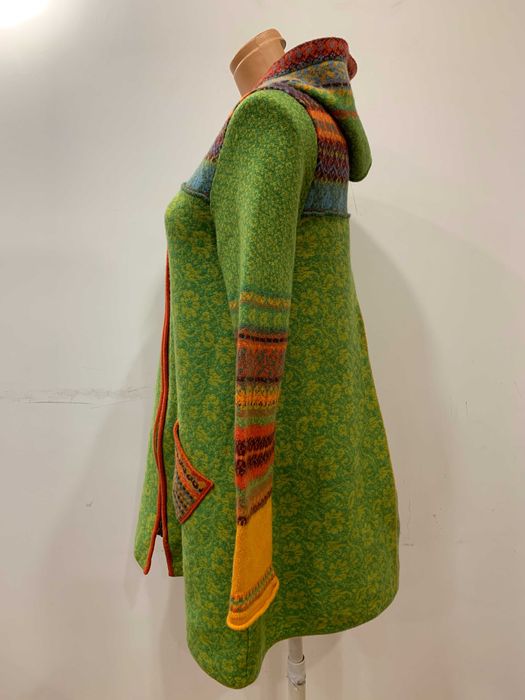 Haina Ivko impletita din lana cu gluga