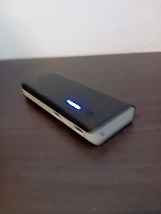 Baterie externa 10 000 mAh