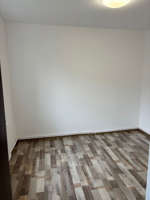 Vand Apartament  3 Camere