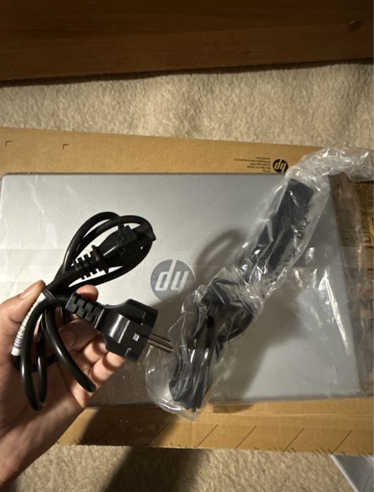 обменяю новый ноутбук на iPad.