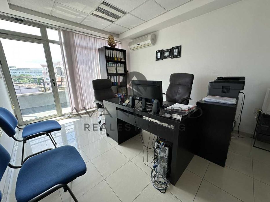 Продава се Офис в Пловдив, Център - 23 кв.м за 1821 €/кв.м - Снимка #1