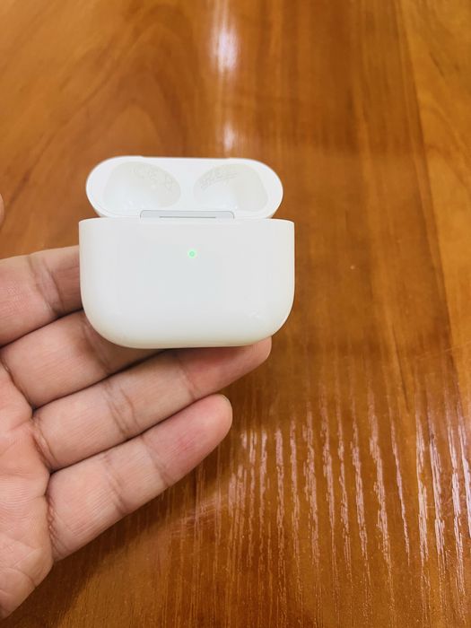 Продам Наушники Apple AirPods 3