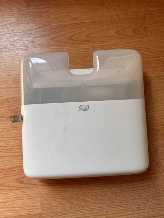 Dozatoare de prosoape Tork