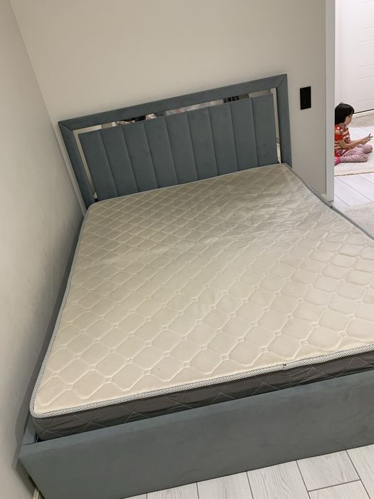 продается двухспальный диван