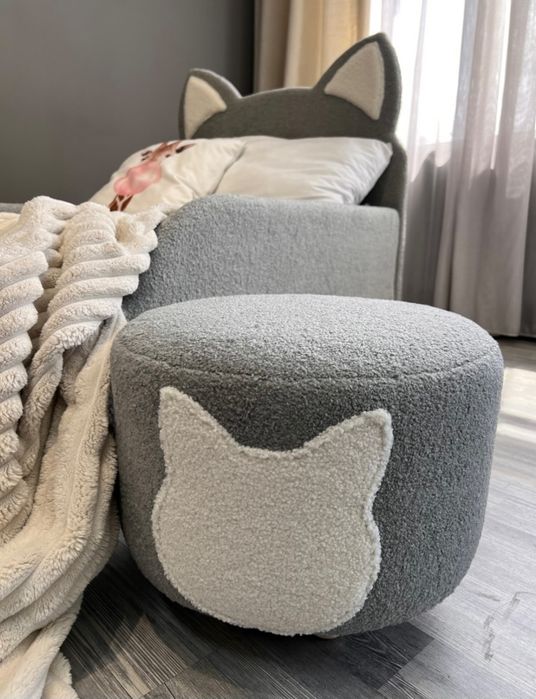 Детская кровать с пуфиком