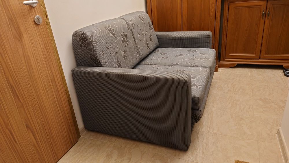 Диван спалня ,гардероб шкаф, бюро огледало, кухня, мебели - обзавежд