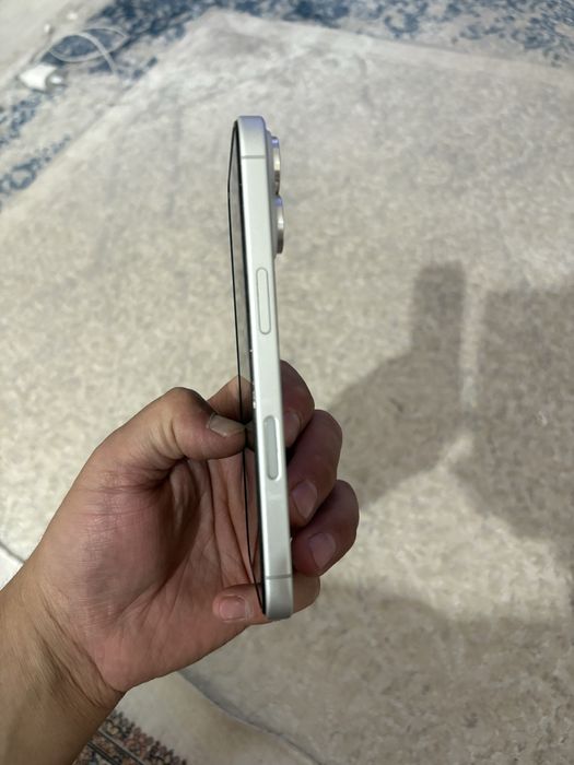 Iphone 16 ақ түсі қара түсі