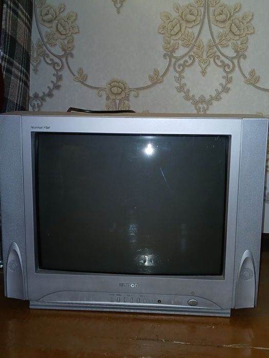 Продаётся телевизор (старый модель)