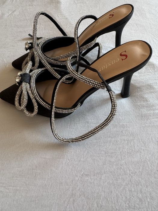 Красиви черни модерни токчета с панделка