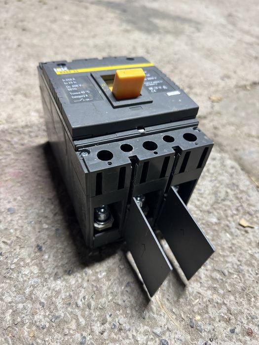 Автомат 250 ампер трехфазный