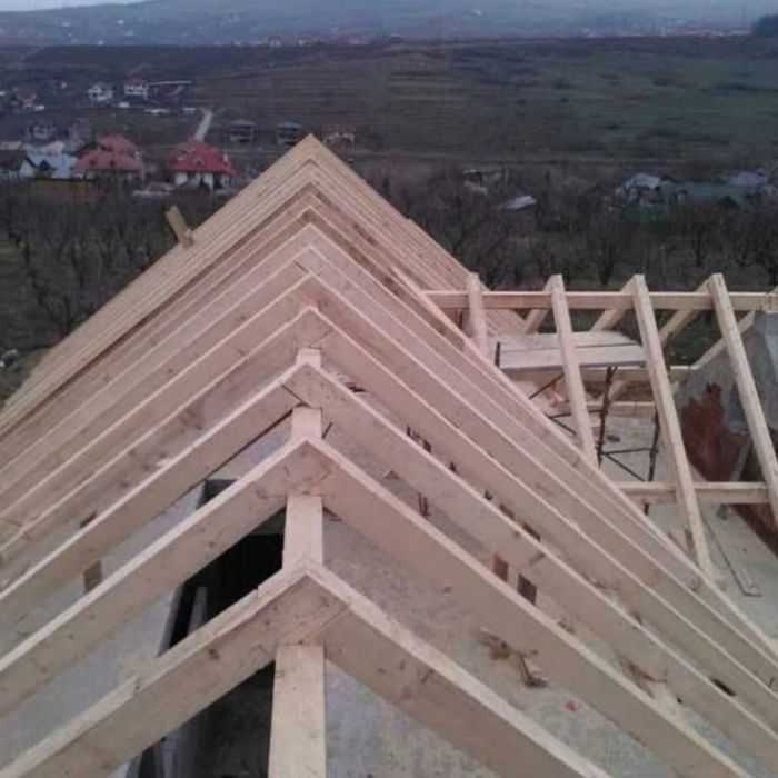 Tip Serviciu: Vopsire acoperis tabla, Constructie acoperis nou, Sarpante, Sisteme pluviale - jgheaburi - burlane, Curatare acoperis, Dulgherie,