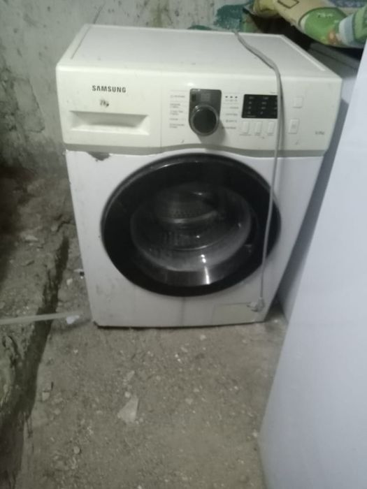 Продам стиральную машину