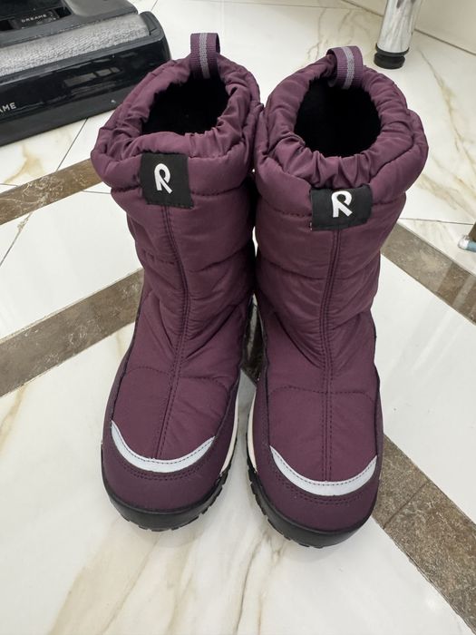 Продам дутики Reima