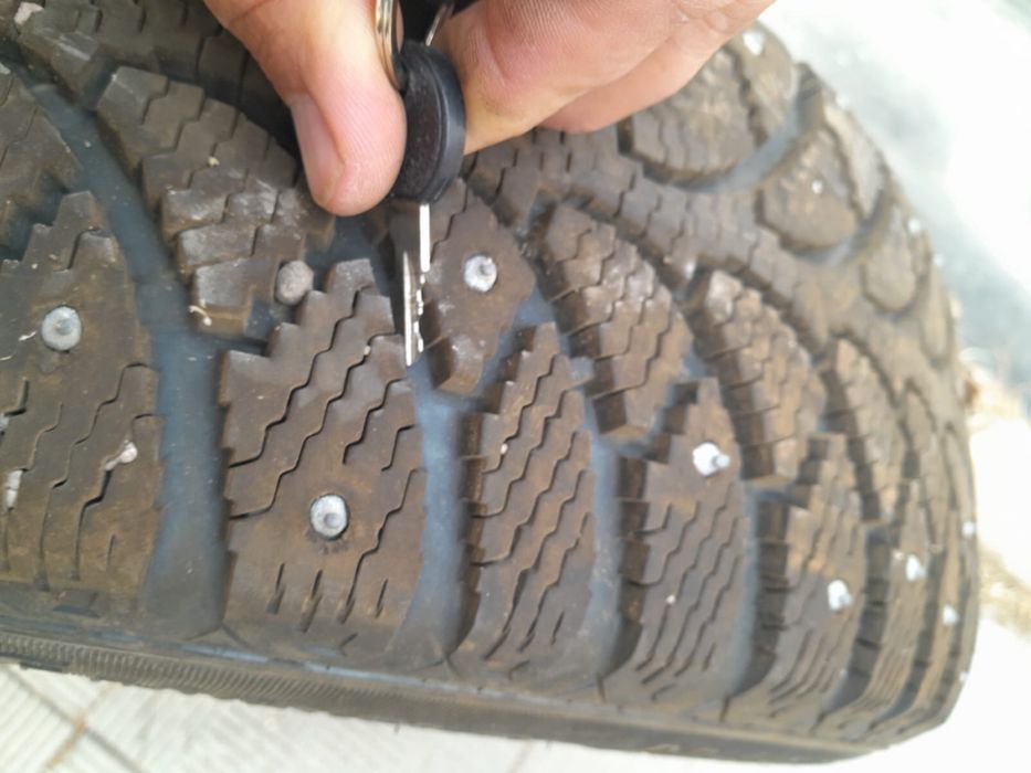 Зимние шины почти новый