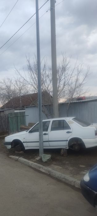 Продам машину по запчастям