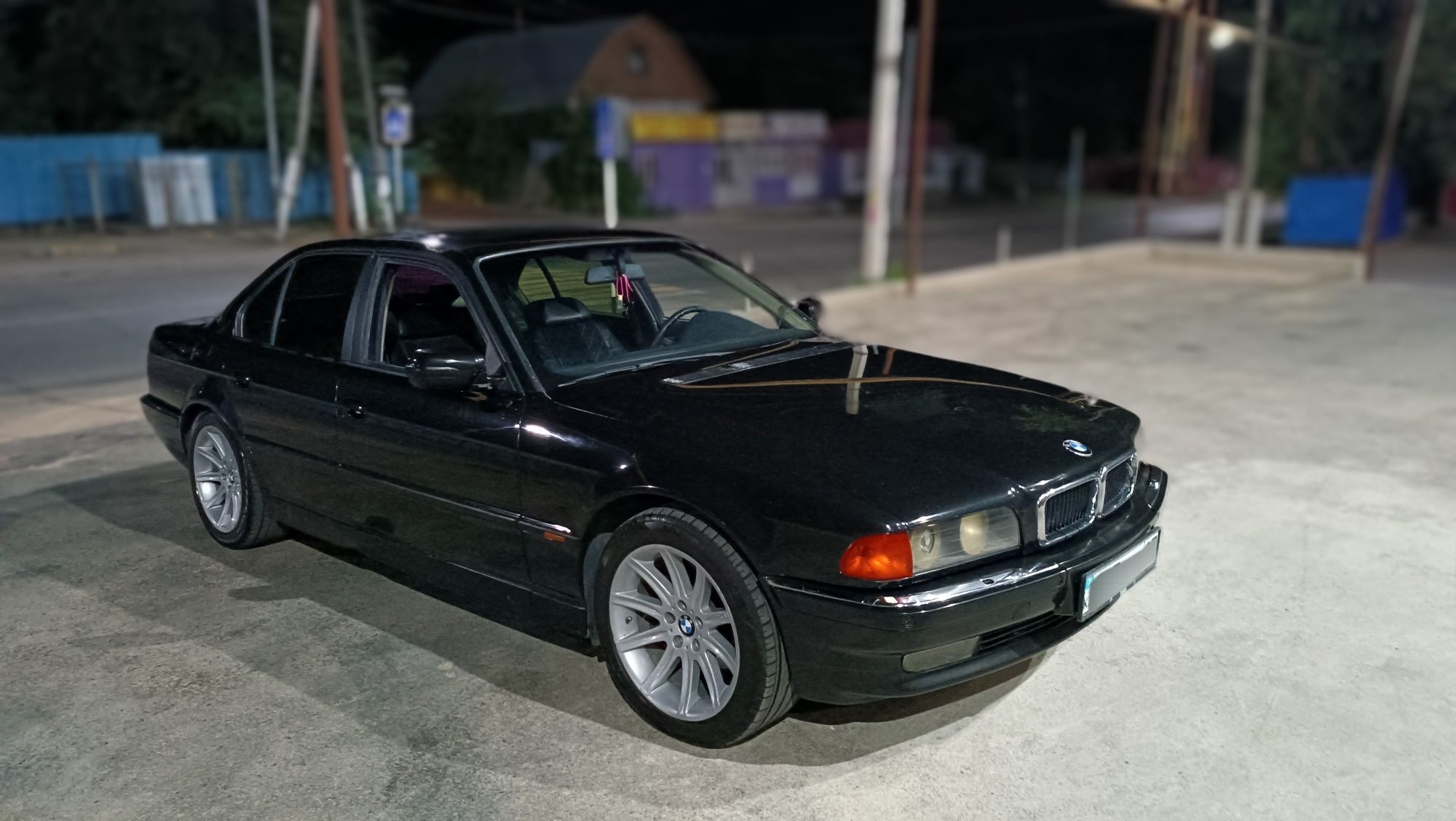 BMW 728i