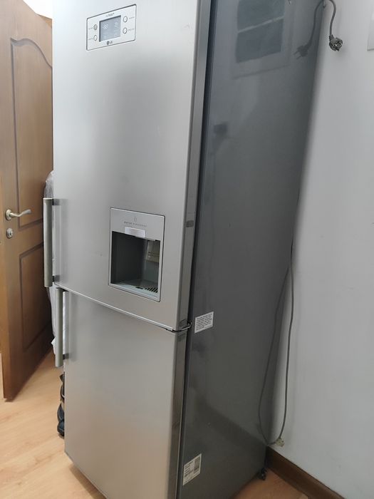 Продаеться холодильник ,сухофруктица 2 шт