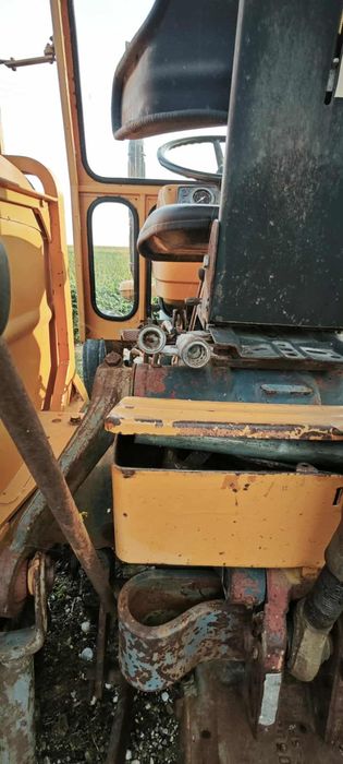 Tractor Fiat 750  Special cu semi cabina.