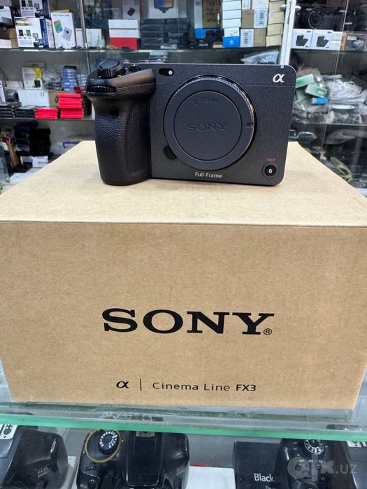 Sony FX 3 bodi yengi upakofkada 3000$