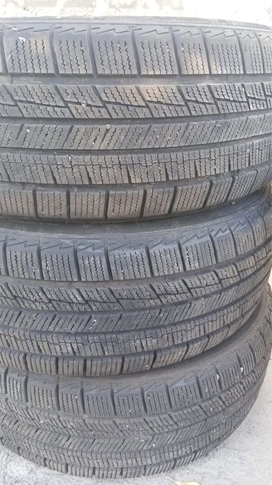 Шины зимние 215/55/17